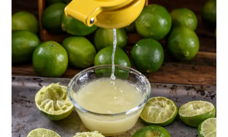 picture shows lemon juice being extracted to remove odor from polyester clothes